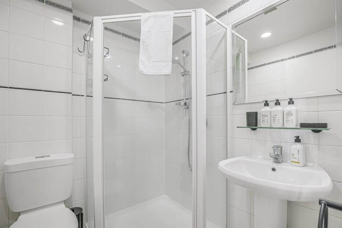 Spacious Character Apartment オークランド エクステリア 写真